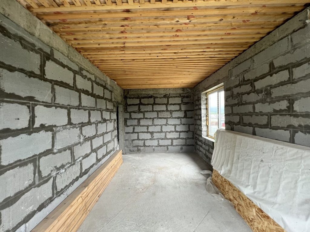 Продам дом, 5 комнат, 112 м², этажей: 2, участок: 12 соток в собственности