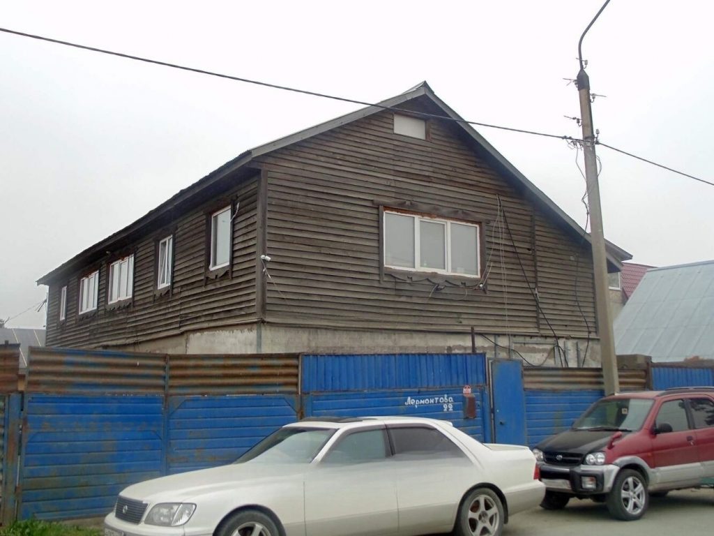 Продам дом, 7 комнат, 255 м², этажей: 2, участок: 8,81 сотки в собственности