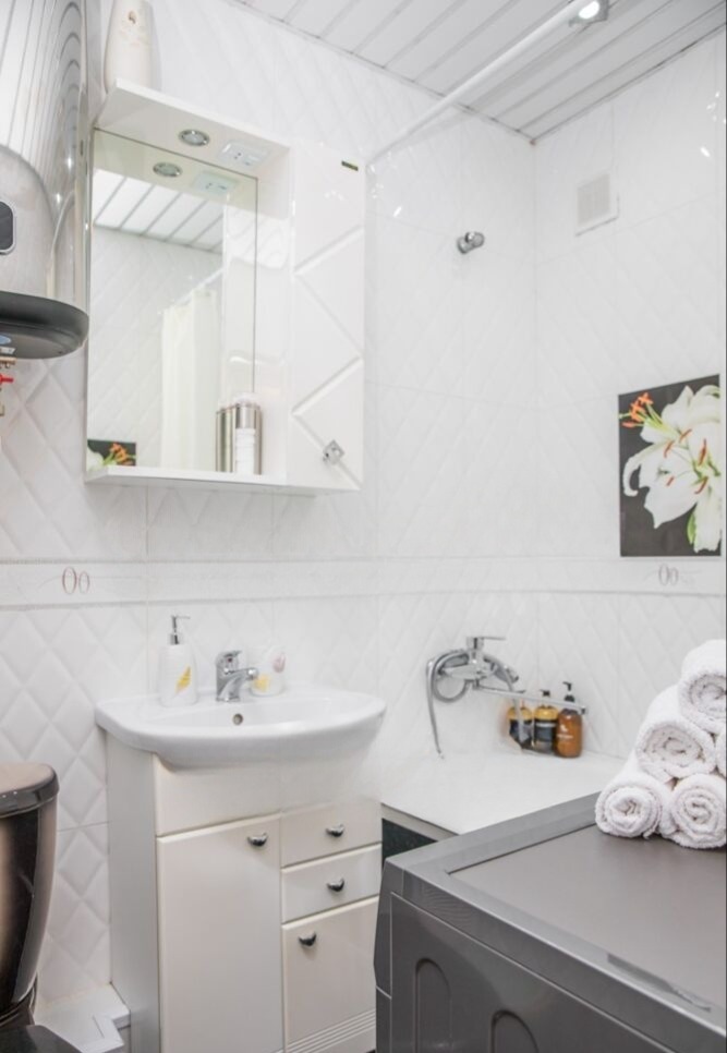 Сдам квартиру, 2 комнаты, брежневка, 44 м², этаж: 1/5