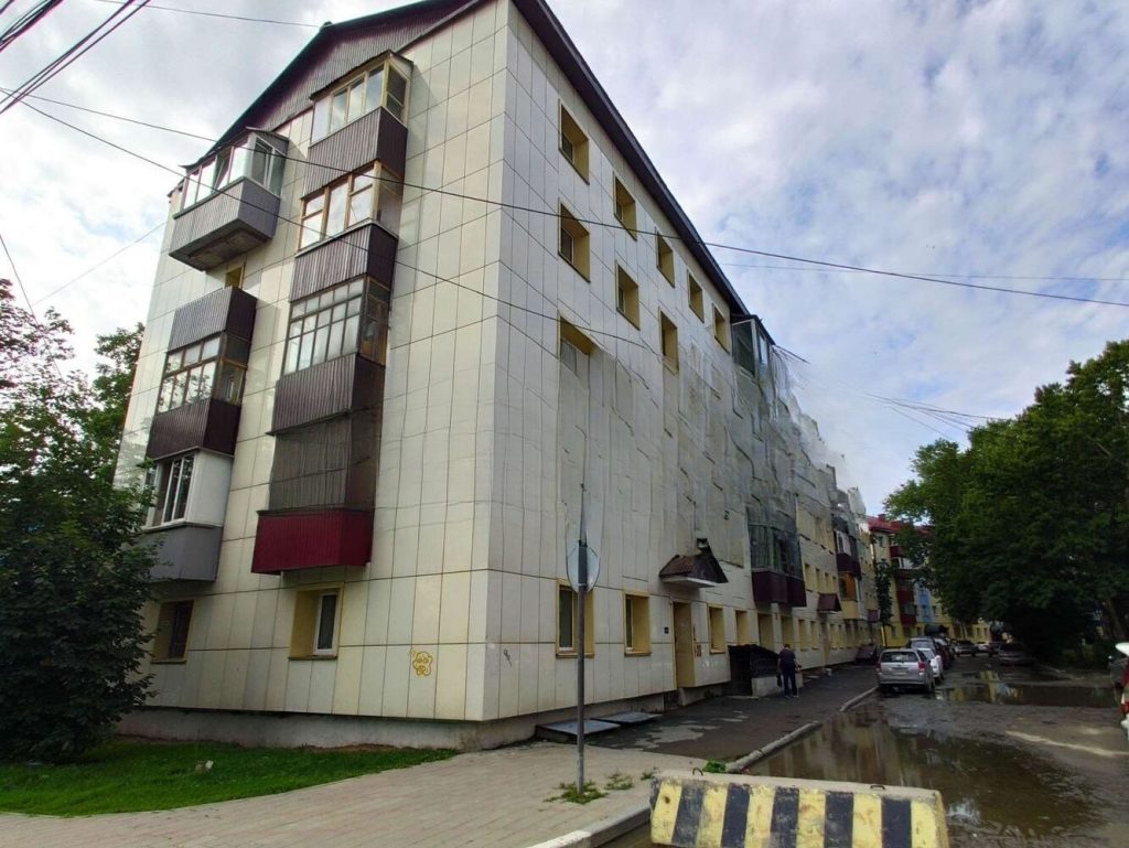 Продам квартиру, 3 комнаты, брежневка, 57 м², этаж: 2/5
