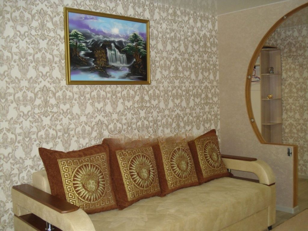 Сдам квартиру, 2 комнаты, брежневка, 46 м², этаж: 1/5