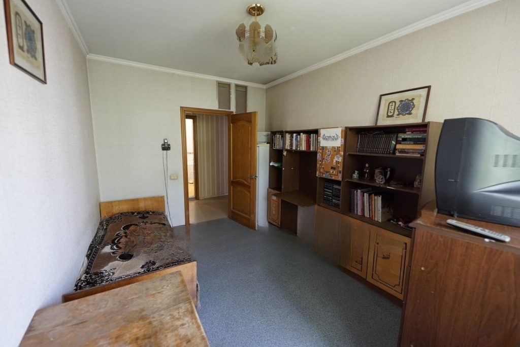 Сдам квартиру, 5 комнат, 97 серия, 108 м², этаж: 3/5