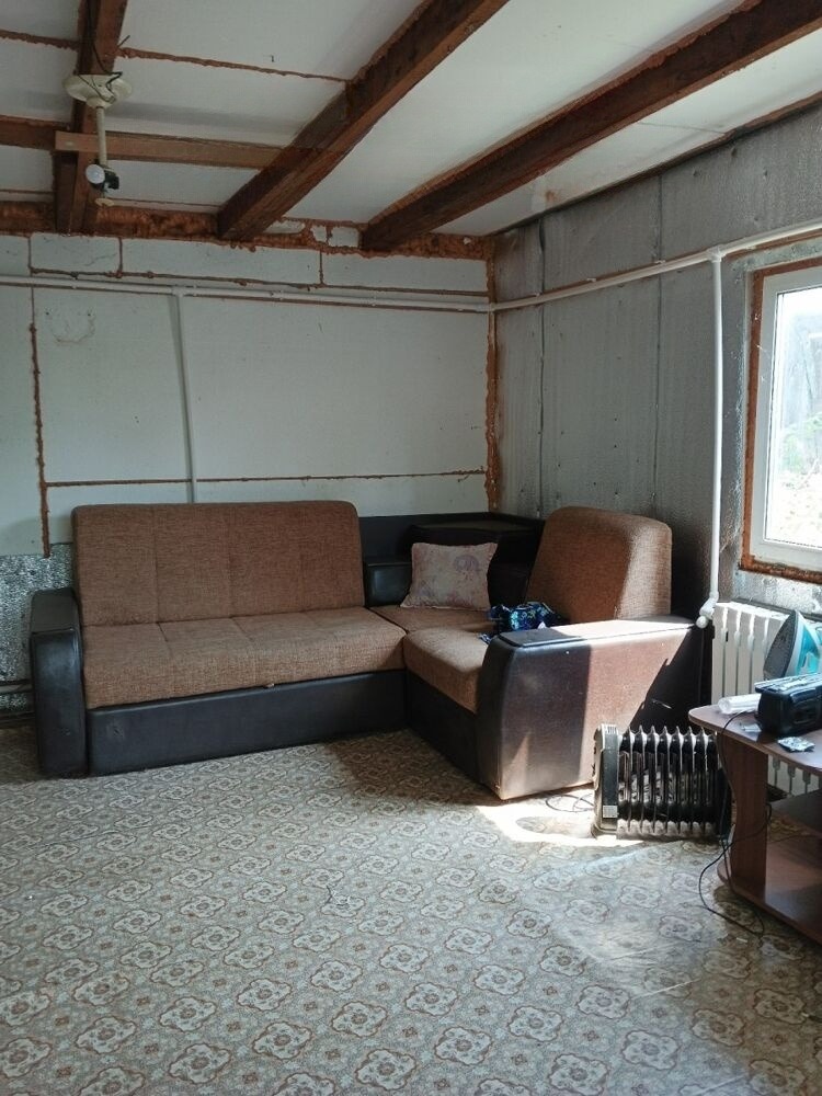 Продам дом, 5 комнат, 200 м², этажей: 2, участок: 7,25 сотки в собственности