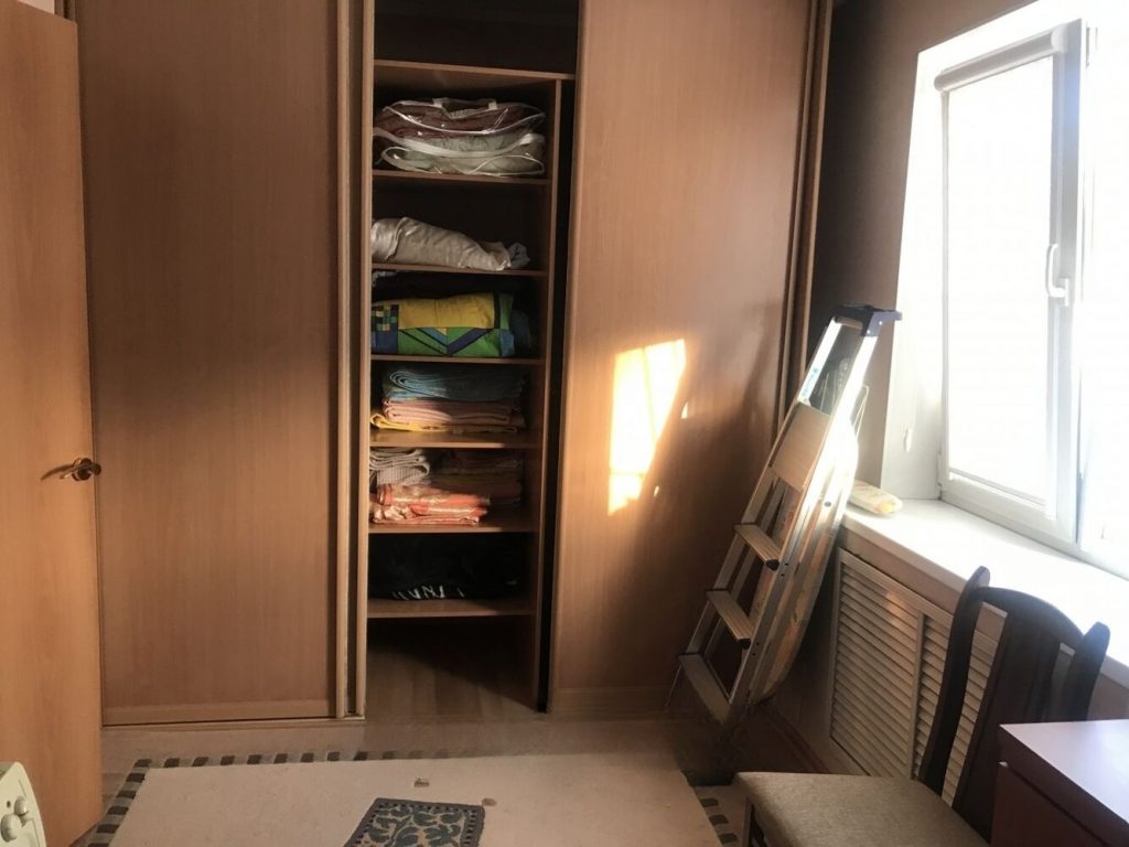 Сдам квартиру, 2 комнаты, хрущевка, 46 м², этаж: 1/4
