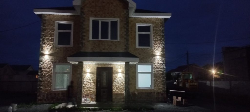 Продам дом, 5 комнат, 180 м², этажей: 2, участок: 9 соток в собственности