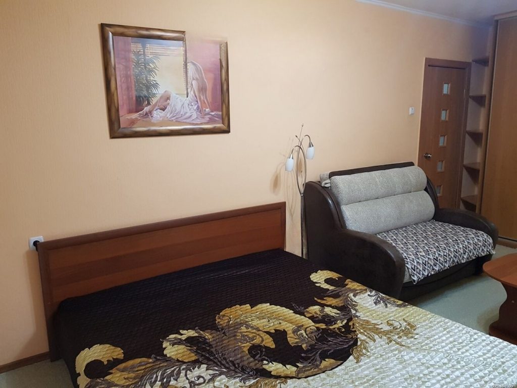 Сдам квартиру, 1 комната, 102 серия, 38 м², этаж: 1/5