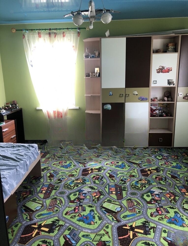 Продам дом, 5 комнат, 180 м², этажей: 2, участок: 7,3 сотки в собственности