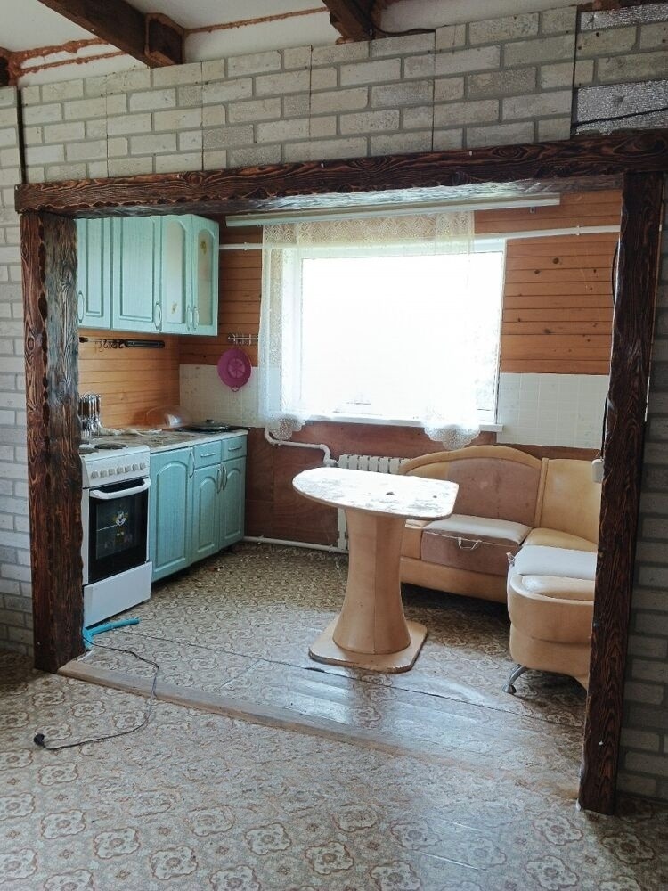 Продам дом, 5 комнат, 200 м², этажей: 2, участок: 7,25 сотки в собственности