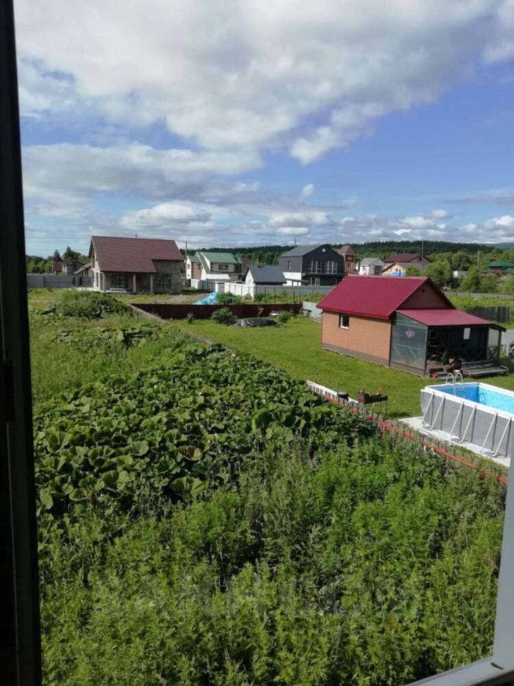 Продам дом, 3 комнаты, 170 м², этажей: 2, участок: 12,5 сотки в собственности