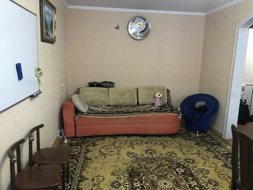 Сдам квартиру, 2 комнаты, хрущевка, 46 м², этаж: 1/4