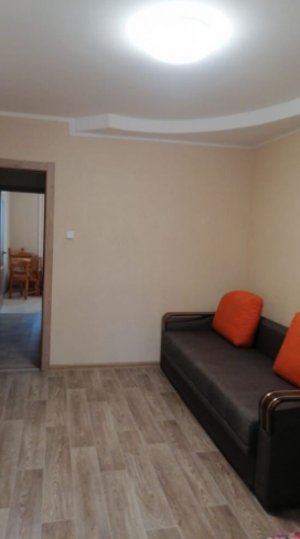 Сдам квартиру, 2 комнаты, 97 серия, 53 м², этаж: 1/5