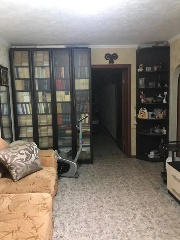 Продам квартиру, 3 комнаты, индивидуальная, 69 м², этаж: 1/5