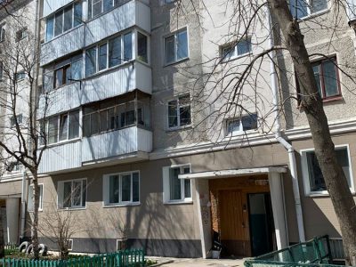 Продам квартиру, 3 комнаты, брежневка, 61 м², этаж: 5/5