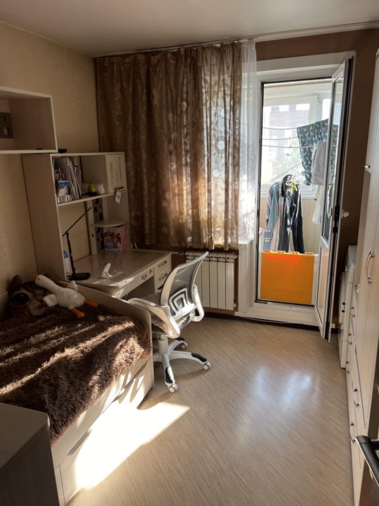 Квартира, 4 комнаты, 93 м²