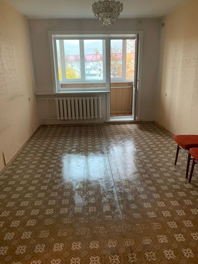 Продам квартиру, 3 комнаты, брежневка, 61 м², этаж: 5/5