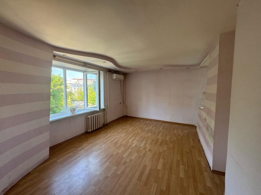Квартира, 3 комнаты, 49.3 м²