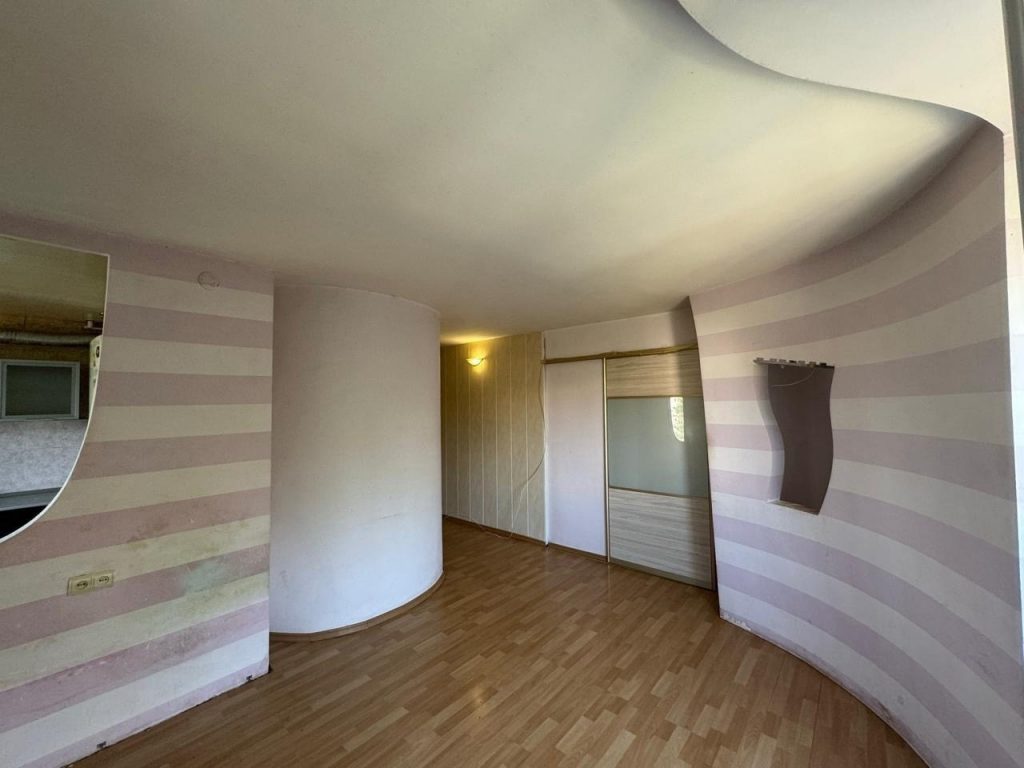 Квартира, 3 комнаты, 49.3 м²