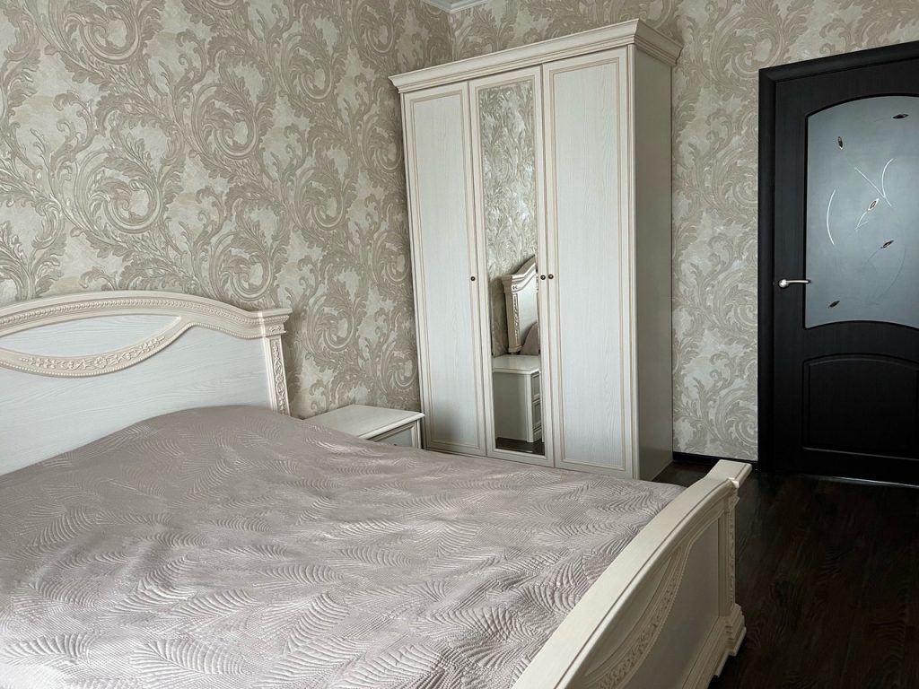 Продам квартиру, 3 комнаты, 63 м²,этаж: 3/9