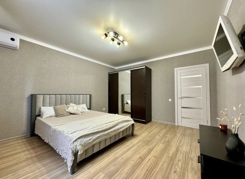 Продам квартиру, 3 комнаты, индивидуальная, 92 м², этаж: 2/10