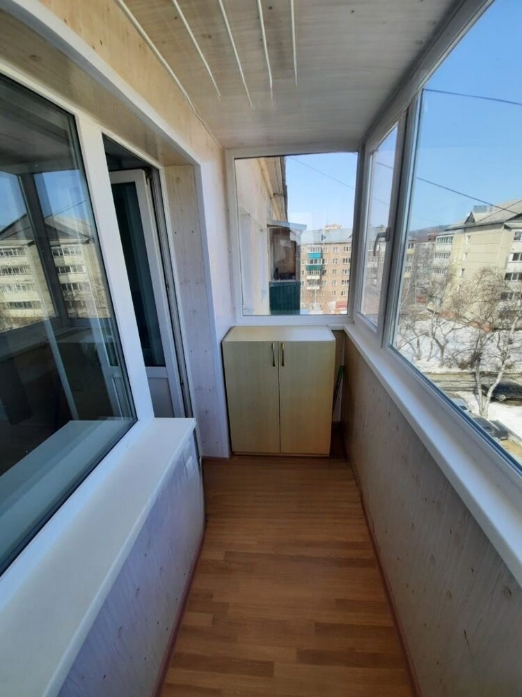 Продам квартиру, 2 комнаты, брежневка, 54 м², этаж: 3/5